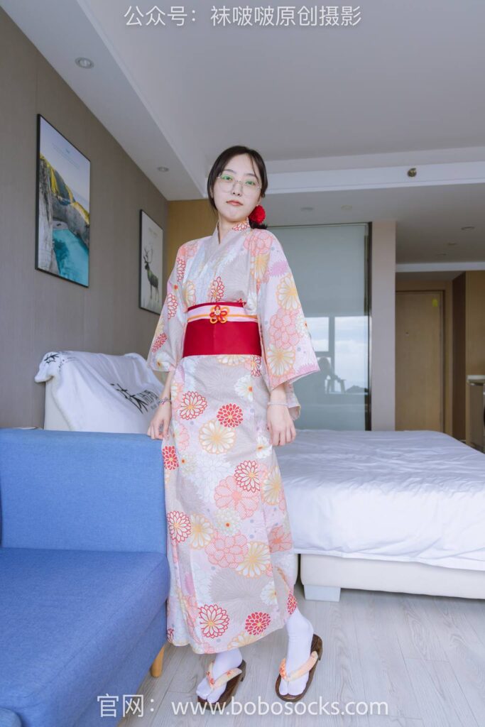 [BoBoSocks袜啵啵]NO.137 稚予-木屐、分指白棉袜、裸足、和风浴衣[170P/1V/6.04GB]插图1