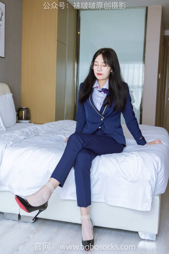 [BoBoSocks袜啵啵]NO.139 小甜豆-高跟鞋、短肉丝、空姐制服[140P/1V/6.12GB]插图1