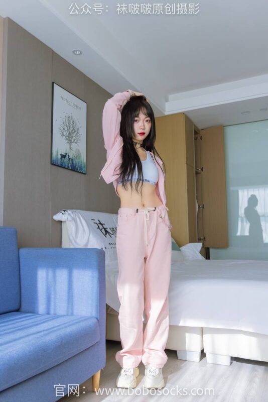 [BoBoSocks袜啵啵]NO.141 周周-运动鞋、白棉袜、裸足[140P/1V/5.57GB]-无料摄影圈