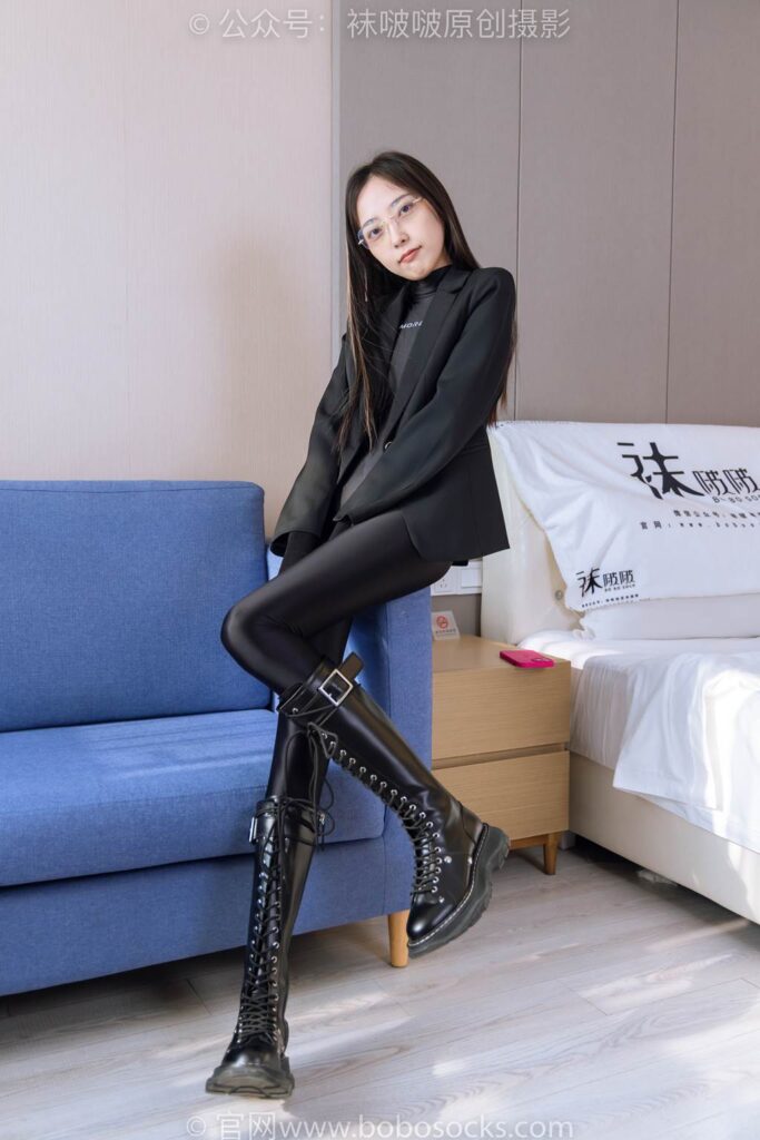 [BoBoSocks袜啵啵]NO.164 稚予-长靴、五指袜黑丝、裤里丝、连体服[139P/1V/5.95GB]插图1