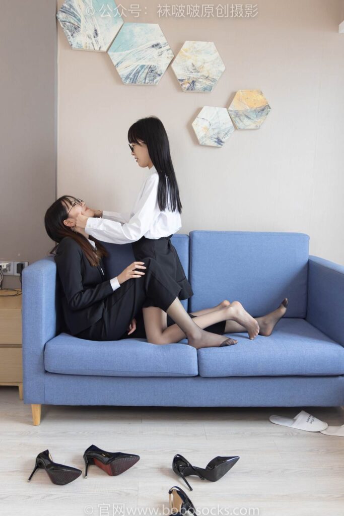 [BoBoSocks袜啵啵]NO.165 小甜豆稚予-高跟鞋、深灰丝、肉丝、吊带黑丝[208P/1V/7.56GB]插图3