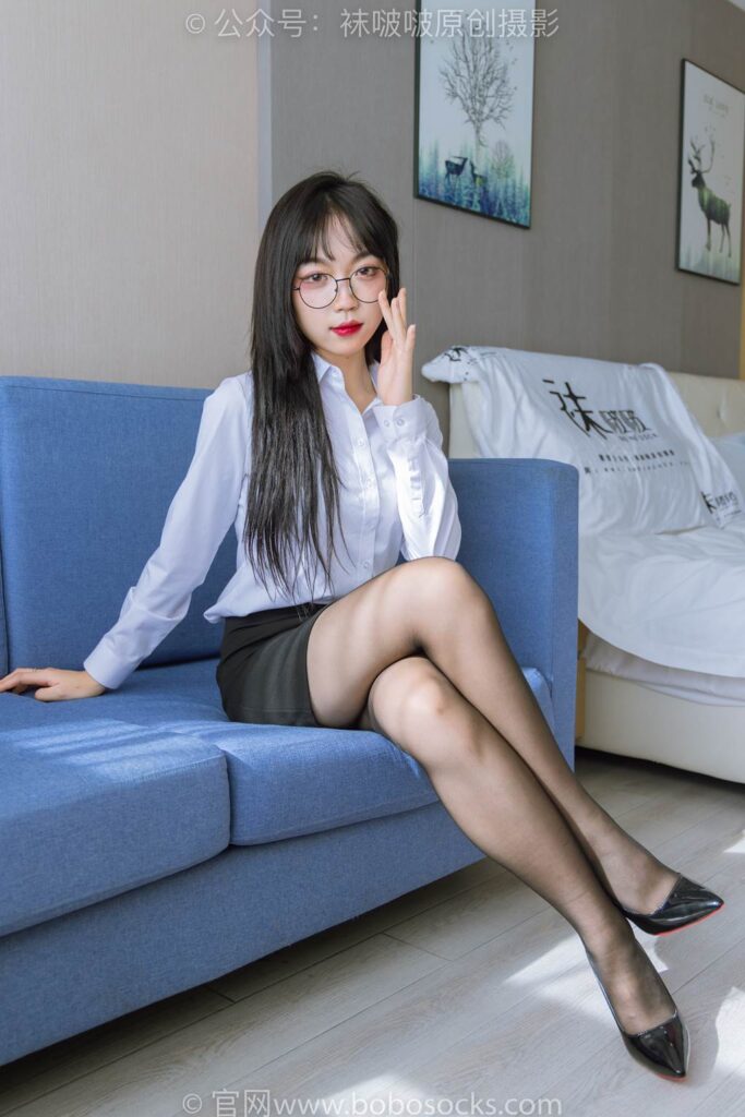 [BoBoSocks袜啵啵]NO.185 周周-ol制服、高跟鞋、黑丝[140P/1V/5.68GB]插图1