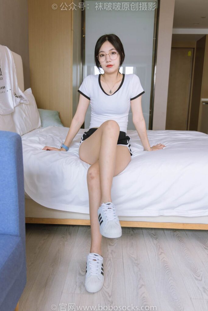 [BoBoSocks袜啵啵]NO.189 小甜豆-贝壳头板鞋、白棉袜、裸足[169P/1V/6.92GB]插图1