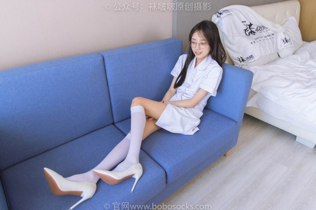 [BoBoSocks袜啵啵] NO.196 稚予-高跟鞋、白丝小腿袜、肉丝、护士装（花絮版）[139P/1V/5.52GB]插图2