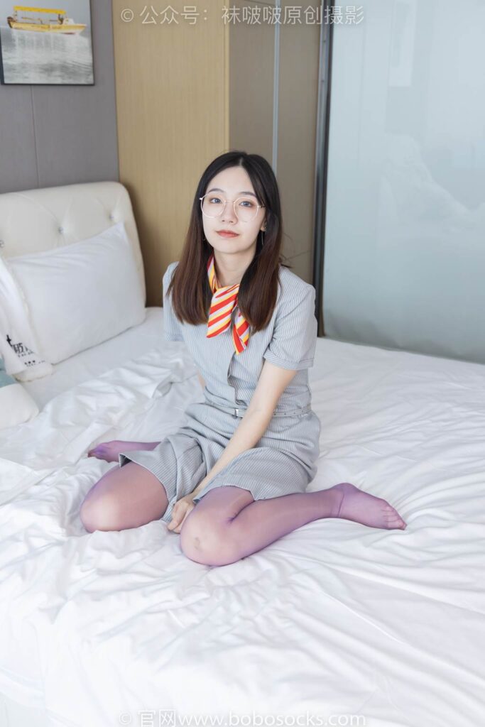 [BoBoSocks袜啵啵]NO.205 小甜豆-白色高跟鞋、紫色油亮丝袜[140P/1V/5.57GB]插图