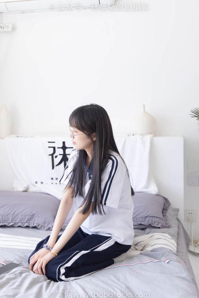 [BoBoSocks袜啵啵]NO.207 稚予-aj板鞋、白棉袜、油亮白丝、校服裤里丝[140P/1V/5.25GB]插图3