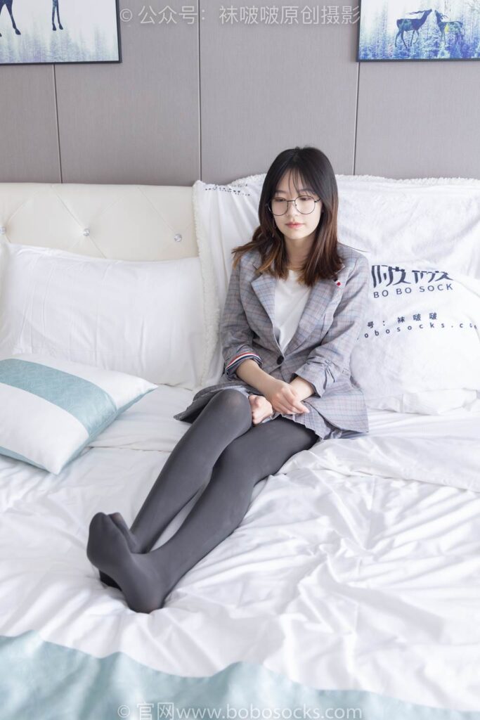 [BoBoSocks袜啵啵]NO.210 小甜豆-皮鞋、厚灰丝、ol装[140P/1V/5.63GB]插图