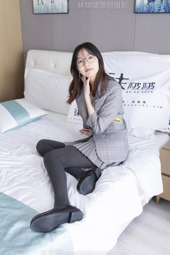 [BoBoSocks袜啵啵]NO.210 小甜豆-皮鞋、厚灰丝、ol装[140P/1V/5.63GB]插图2