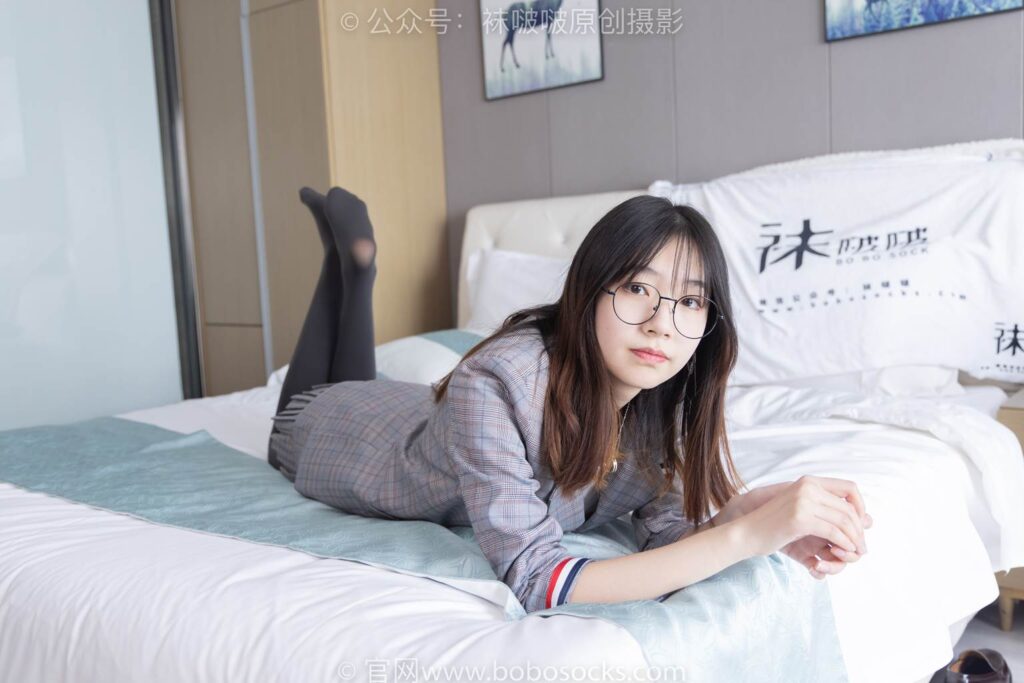 [BoBoSocks袜啵啵]NO.210 小甜豆-皮鞋、厚灰丝、ol装[140P/1V/5.63GB]插图3