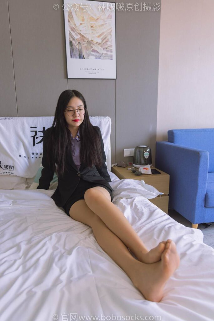 [BoBoSocks袜啵啵]NO.216 小甜豆-两双高跟鞋、肉丝、油亮黑丝[145P/1V/5.86GB]插图3