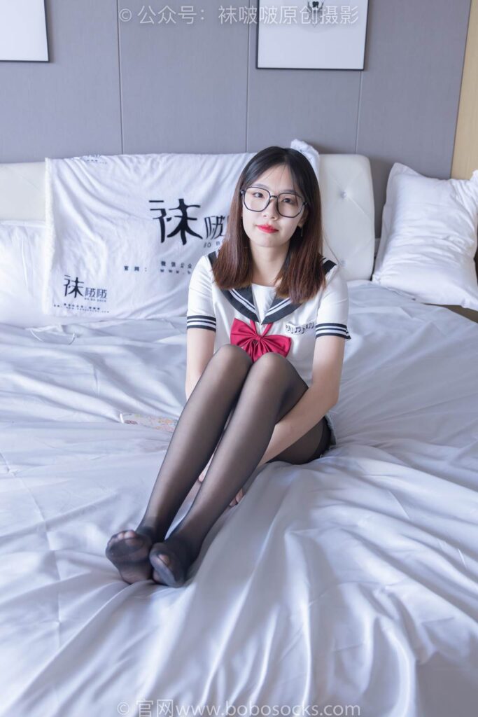 [BoBoSocks袜啵啵]NO.215 小甜豆-三双帆布鞋板鞋、厚白丝、黑丝[144P/1V/6.54GB]插图