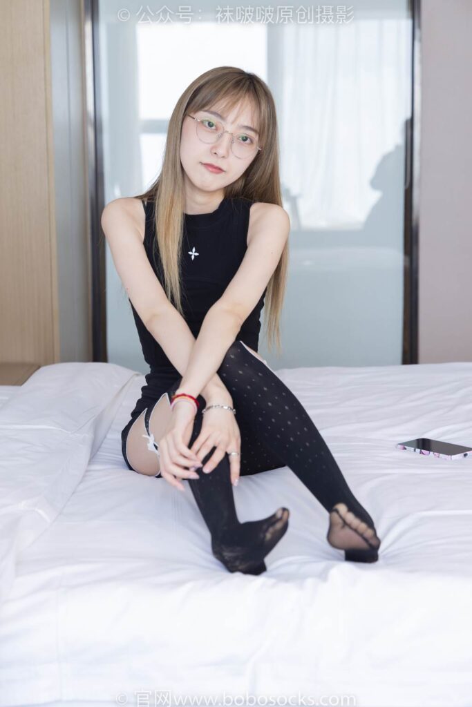 [BoBoSocks袜啵啵]NO.219 稚予-板鞋、拖鞋、厚黑丝、蕾丝黑丝[140P/1V/5.37GB]插图2