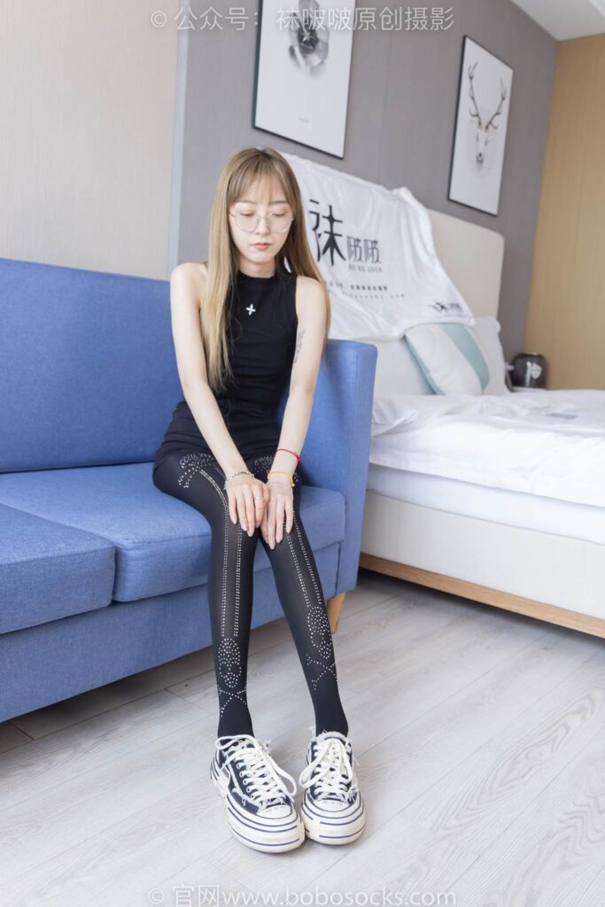 [BoBoSocks袜啵啵]NO.219 稚予-板鞋、拖鞋、厚黑丝、蕾丝黑丝[140P/1V/5.37GB]插图