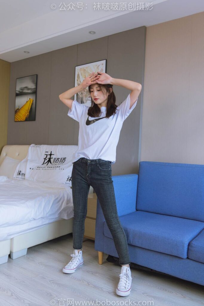 [BoBoSocks袜啵啵]NO.220 小沫-两双板鞋、短肉丝、裸足[140P/1V/5.98GB]插图1