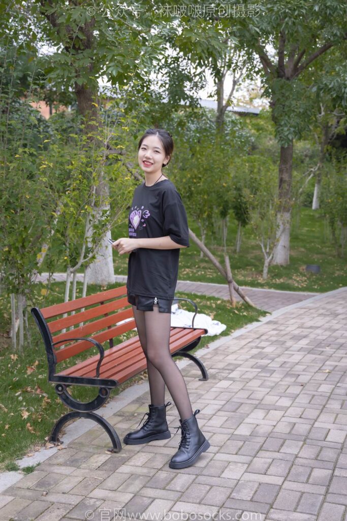 [BoBoSocks袜啵啵]NO.221 小甜豆-马丁靴、黑丝[133P/1V/5.45GB]插图1