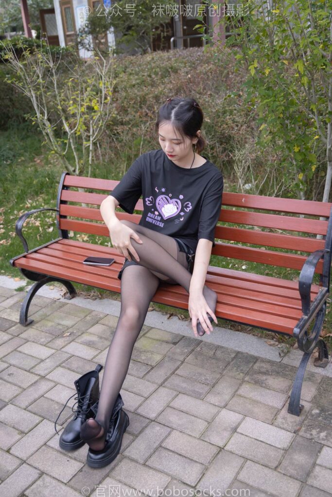 [BoBoSocks袜啵啵]NO.221 小甜豆-马丁靴、黑丝[133P/1V/5.45GB]插图3