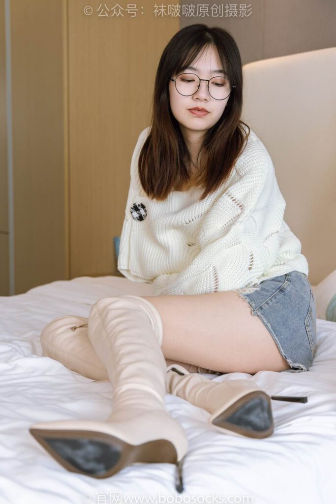 [BoBoSocks袜啵啵]NO.222 小甜豆-长靴、白棉袜、裸足[180P/1V/6.79GB]插图