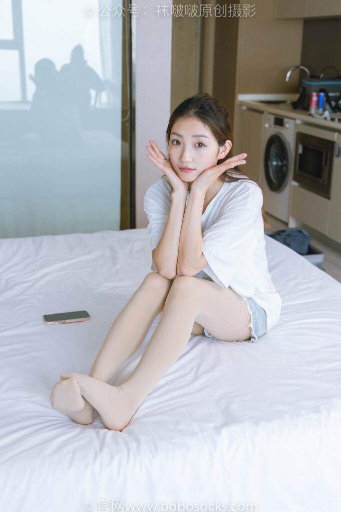 [BoBoSocks袜啵啵]NO.228 小沫-板鞋、厚肉丝、裸足[145P/1V/5.52GB]插图3