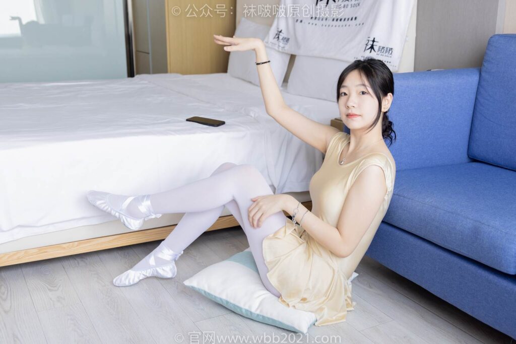 [BoBoSocks袜啵啵]NO.248 小甜豆-芭蕾鞋、厚白丝、厚灰丝、肉丝、白棉袜、芭蕾舞蹈服[163P/1V/6.44GB]插图1