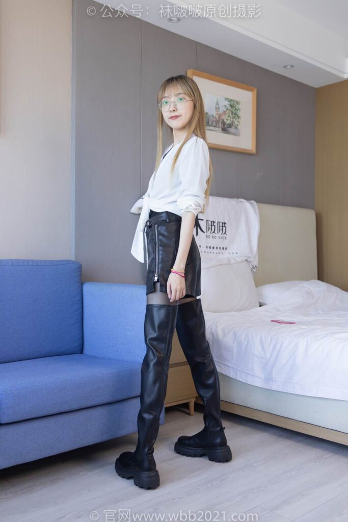 [BoBoSocks袜啵啵]NO.259 稚予-两双长靴、油亮黑丝[150P/1V/5.64GB]插图1