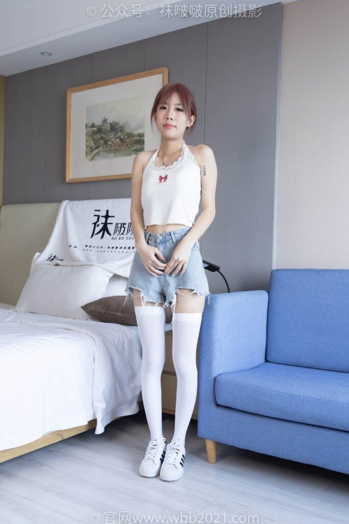 [BoBoSocks袜啵啵]NO.264 果冻-高跟鞋、贝壳头板鞋、黑丝大腿袜、白丝大腿袜[179P/1V/6.81GB]插图1