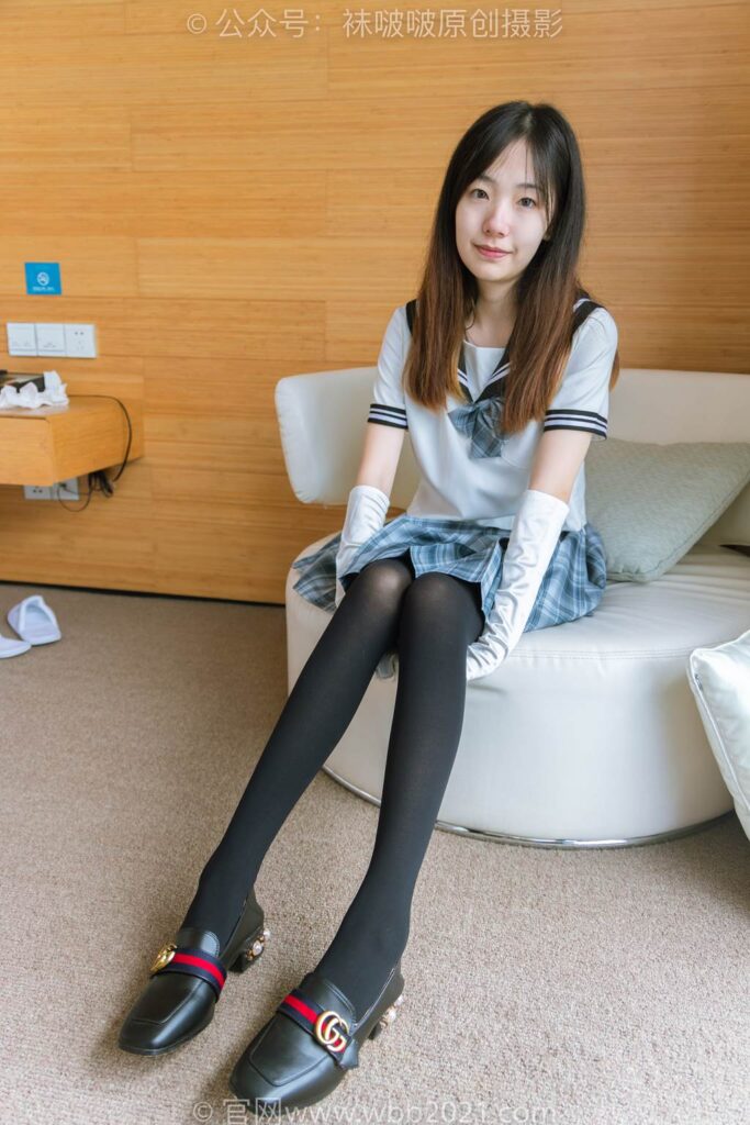 [BoBoSocks袜啵啵]NO.278 小甜豆-皮鞋、厚黑丝、jk制服、踩泡面[125P/1V/5.47GB]插图2