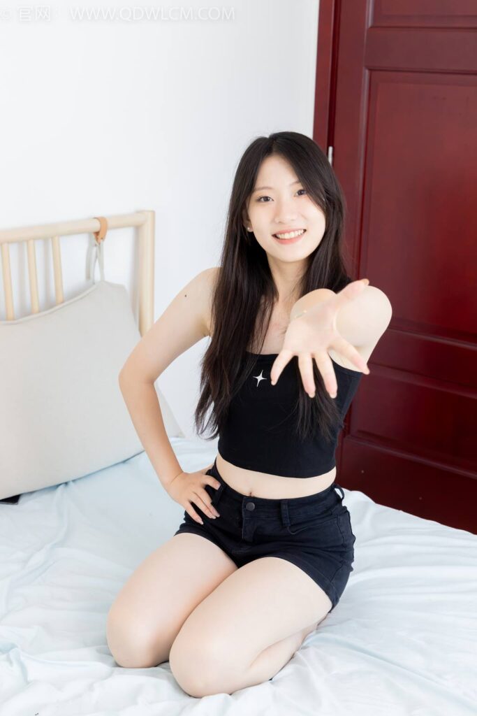 物恋传媒 NO.2433 奶糖-帆布鞋、白棉袜、肉丝[150P/1V/3.50GB]插图2