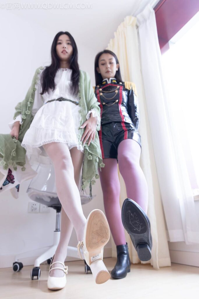 物恋传媒 NO.2442 茯苓&岚岚-高跟鞋、短靴、薄粉丝、薄白丝套薄灰丝[214P/1V/6.05GB]插图1