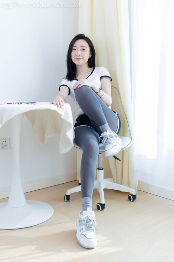 物恋传媒 NO.2443 恬恬-体操服、板鞋、厚灰丝、灰色冰丝袜[163P/1V/3.70GB]插图2