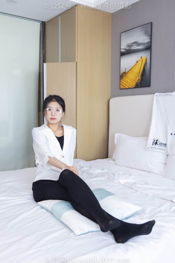 [BoBoSocks袜啵啵]NO.292 奶油-两双平底鞋、厚黑丝、厚肉丝[150P/1V/5.55GB]插图3