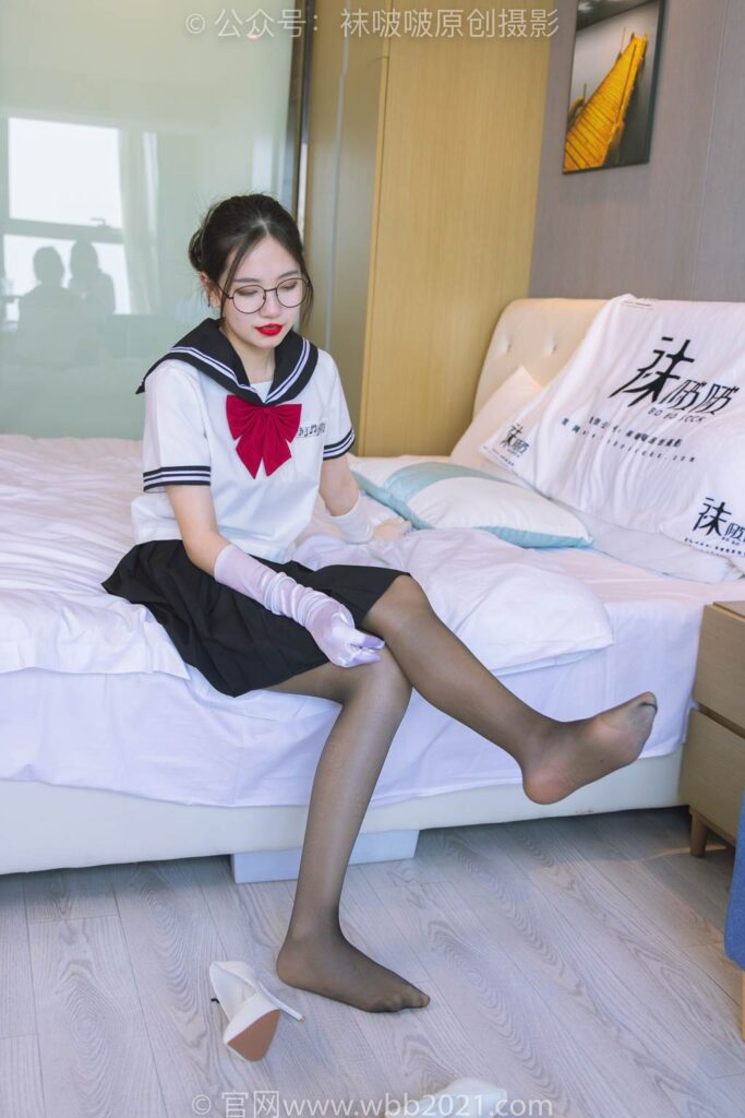 [BoBoSocks袜啵啵]NO.293 小甜豆-两双高跟鞋、两双丝袜叠穿、jk制服[145P/1V/5.95GB]插图1