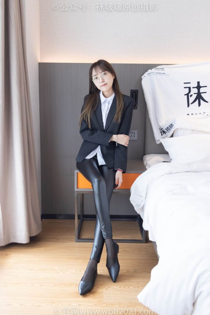 [BoBoSocks袜啵啵]NO.297 稚予-平底鞋、黑丝、皮裤裤里丝[140P/1V/5.43GB]插图1