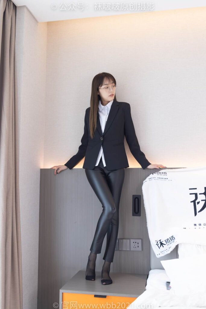 [BoBoSocks袜啵啵]NO.297 稚予-平底鞋、黑丝、皮裤裤里丝[140P/1V/5.43GB]插图