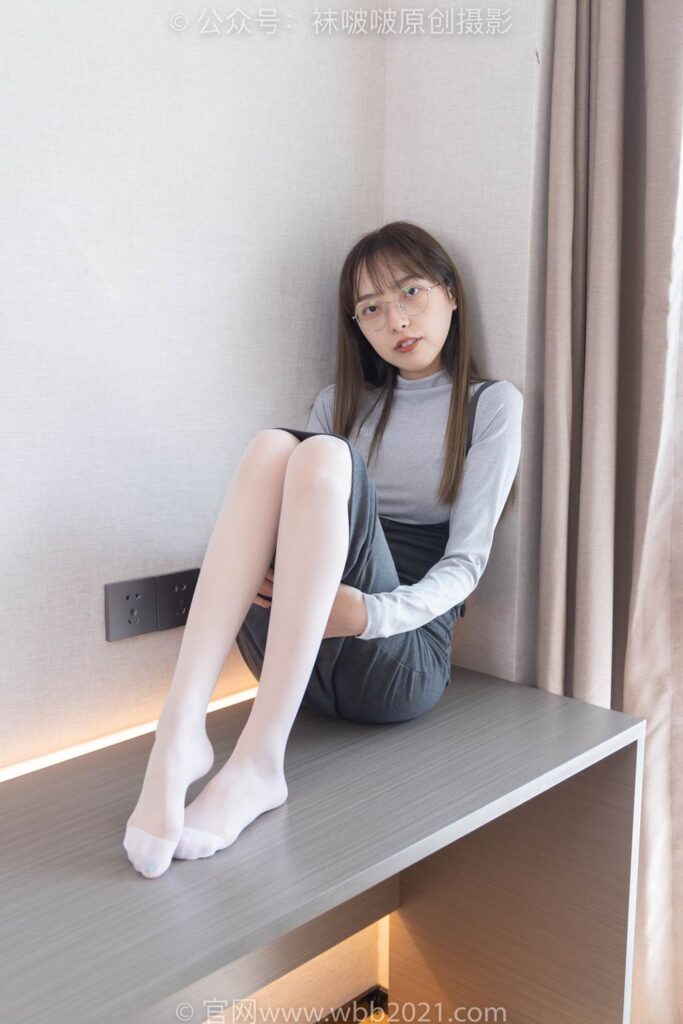 [BoBoSocks袜啵啵]NO.309 稚予-两双高跟鞋、灰丝、白丝、裸足、踩奶油蛋糕剧情[180P/2V/7.10GB]插图