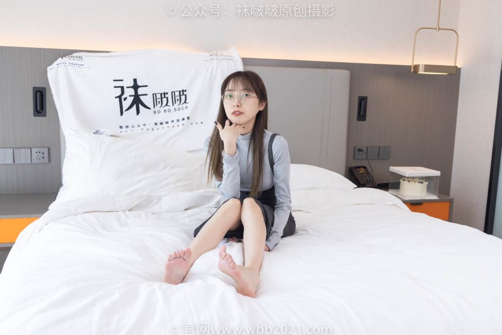 [BoBoSocks袜啵啵]NO.309 稚予-两双高跟鞋、灰丝、白丝、裸足、踩奶油蛋糕剧情[180P/2V/7.10GB]插图3