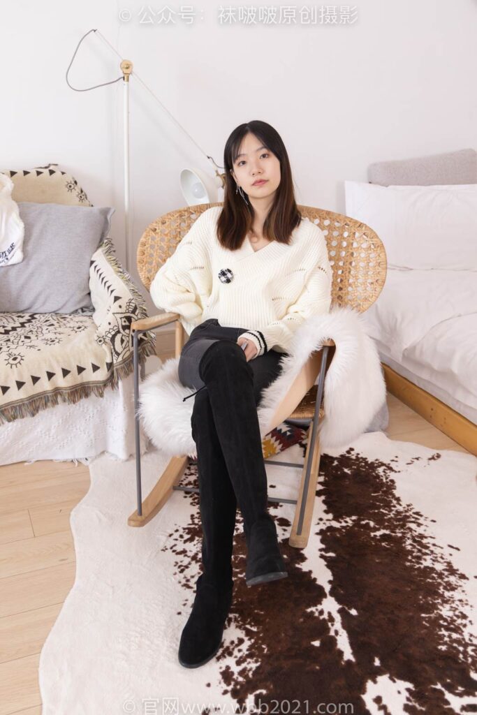 [BoBoSocks袜啵啵]NO.326 小甜豆-长靴、油亮灰丝、裤里丝[155P/1V/5.91GB]插图1