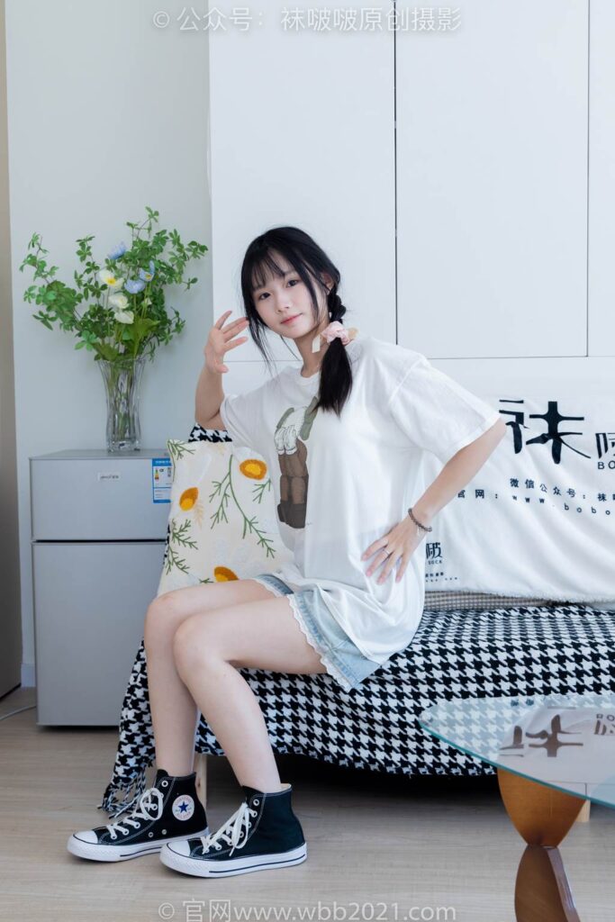 [BoBoSocks袜啵啵]NO.331 甜甜圈-板鞋、白棉袜、裸足[144P/1V/5.74GB]插图1