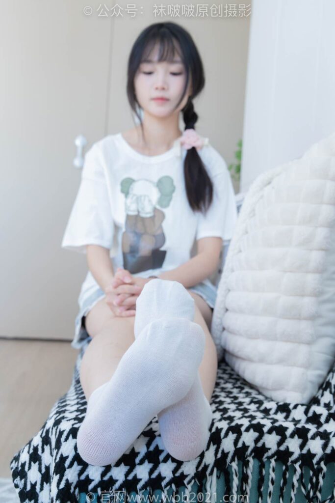 [BoBoSocks袜啵啵]NO.331 甜甜圈-板鞋、白棉袜、裸足[144P/1V/5.74GB]插图3