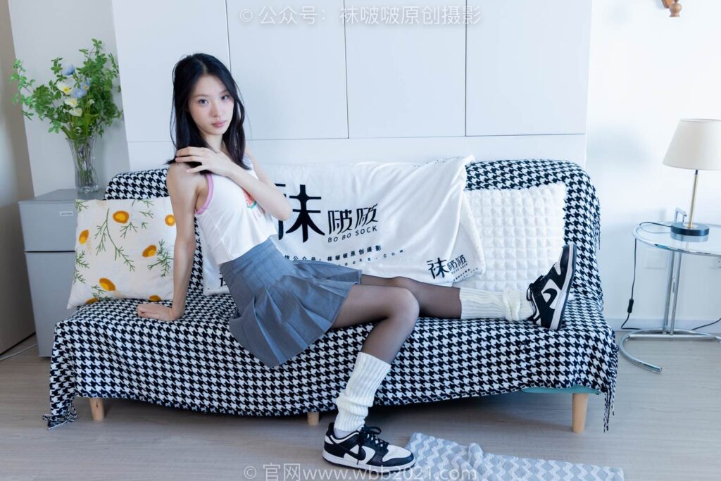 [BoBoSocks袜啵啵]NO.333 雪糕-板鞋、白棉袜、黑丝、堆堆袜套[140P/1V/5.93GB]插图2