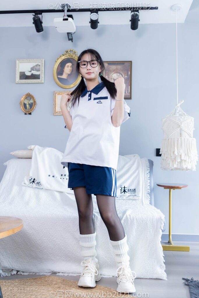 [BoBoSocks袜啵啵]NO.335 甜甜圈-校服、运动鞋、薄黑丝、袜套[154P/1V/7.48GB]插图1