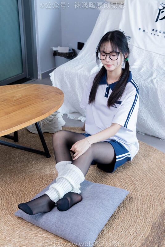 [BoBoSocks袜啵啵]NO.335 甜甜圈-校服、运动鞋、薄黑丝、袜套[154P/1V/7.48GB]-无料摄影圈