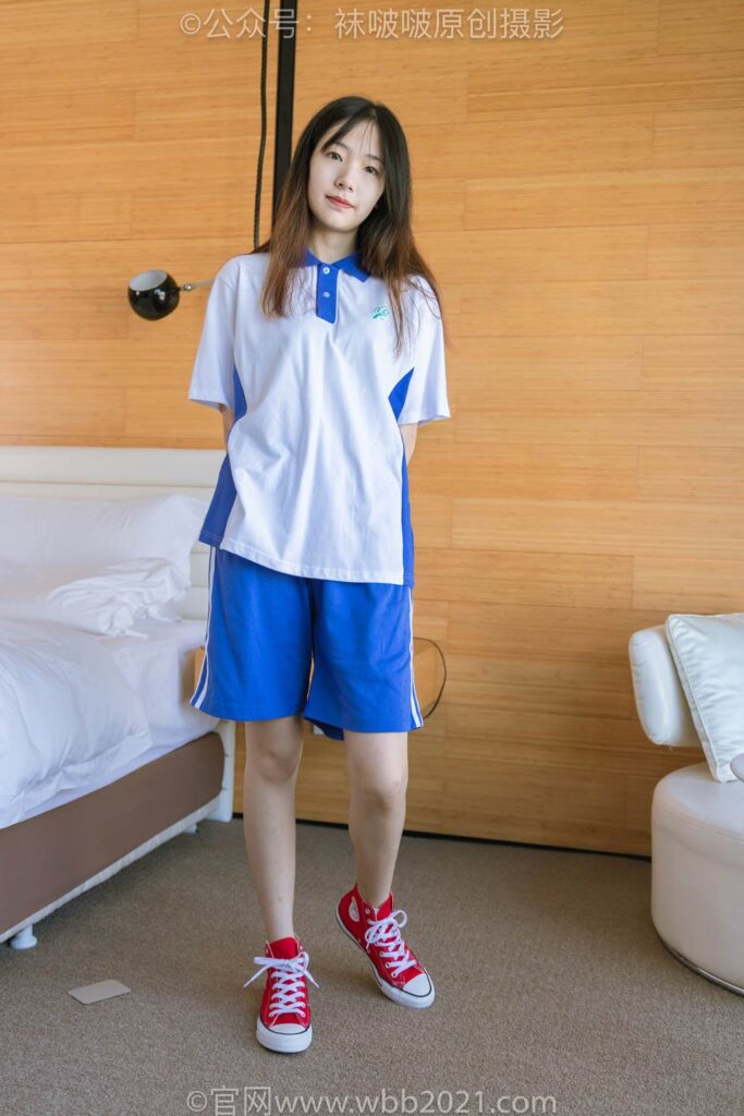 [BoBoSocks袜啵啵]NO.336 小甜豆-校服、帆布鞋、白棉袜、裸足[140P/1V/6.71GB]插图2