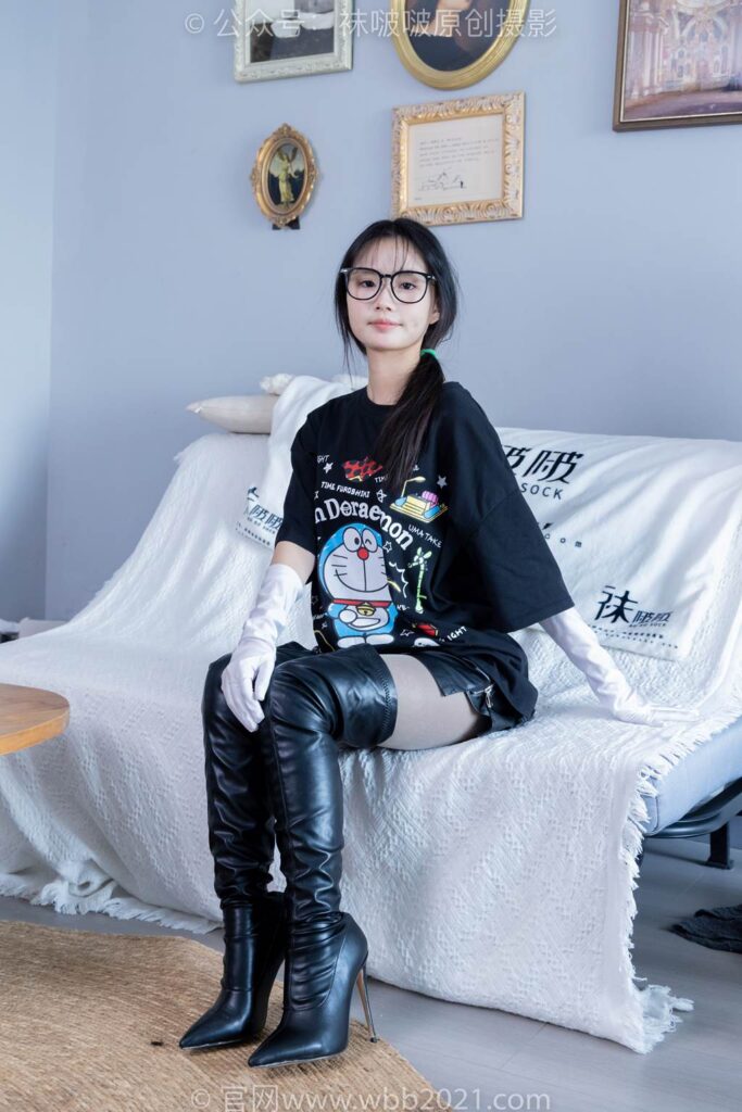 [BoBoSocks袜啵啵]NO.343 甜甜圈-高跟长靴、黑丝打底、肉丝[150P/1V/6.32GB]插图1