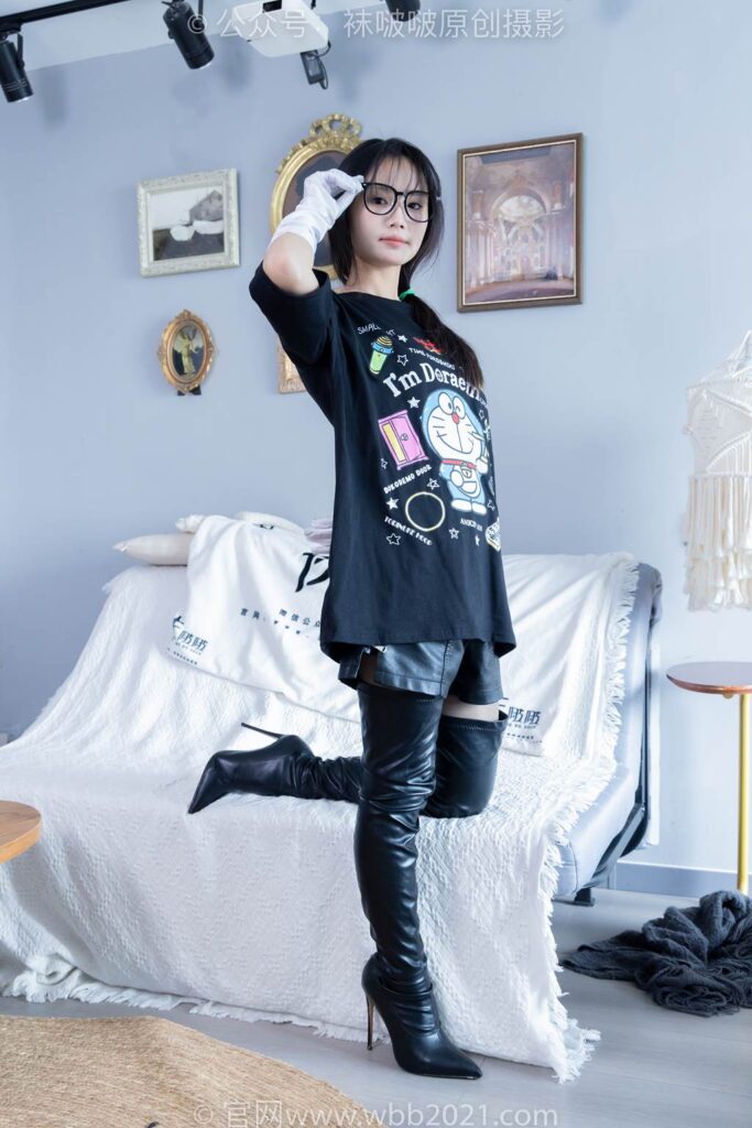 [BoBoSocks袜啵啵]NO.343 甜甜圈-高跟长靴、黑丝打底、肉丝[150P/1V/6.32GB]插图3