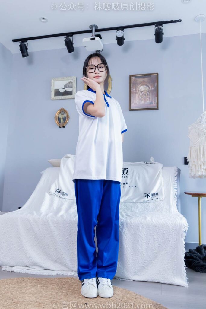 [BoBoSocks袜啵啵]NO.351 甜甜圈-板鞋、白棉袜、肉丝、校服裤里丝[150P/1V/6.88GB]插图1