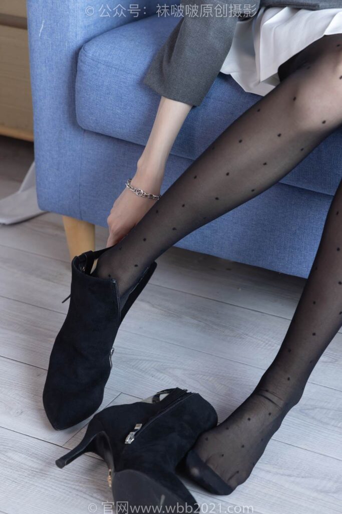 [BoBoSocks袜啵啵]NO.352 稚予-短靴、波点黑丝[145P/1V/5.57GB]插图1