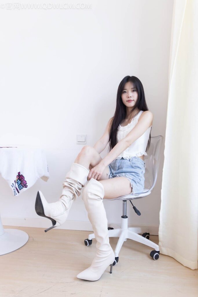 物恋传媒 NO.2447 茯苓-高跟长靴、白棉袜、裸足[171P/1V/3.94GB]插图