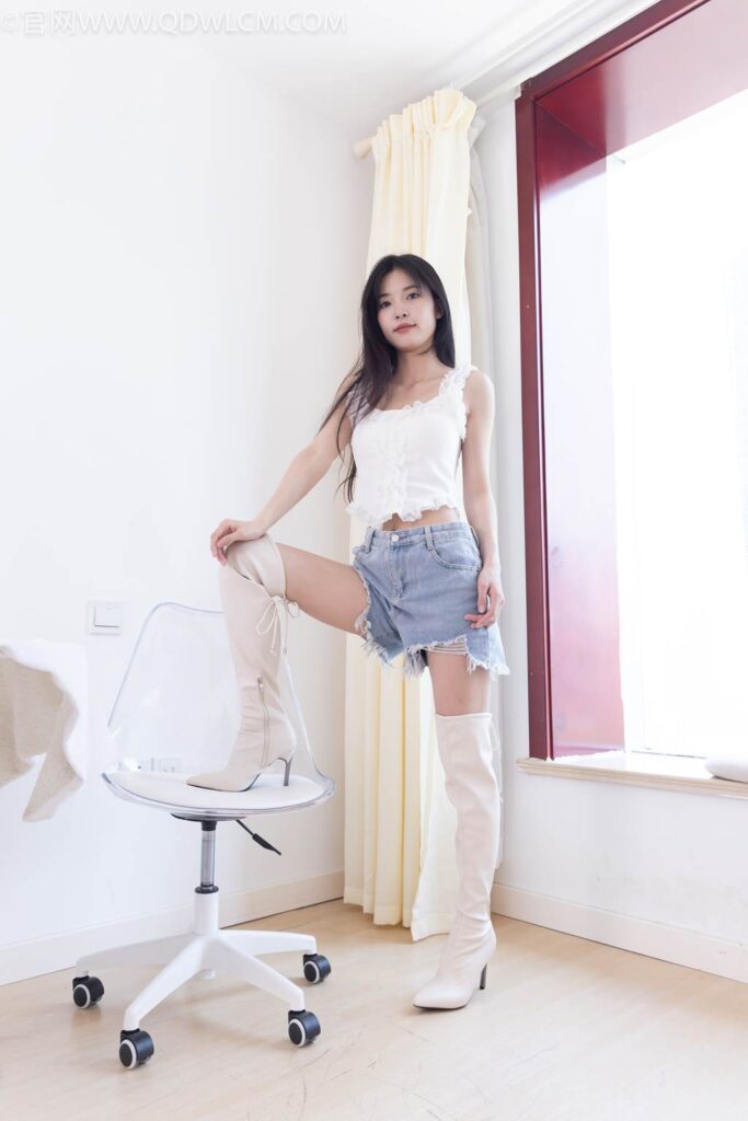 物恋传媒 NO.2447 茯苓-高跟长靴、白棉袜、裸足[171P/1V/3.94GB]插图1