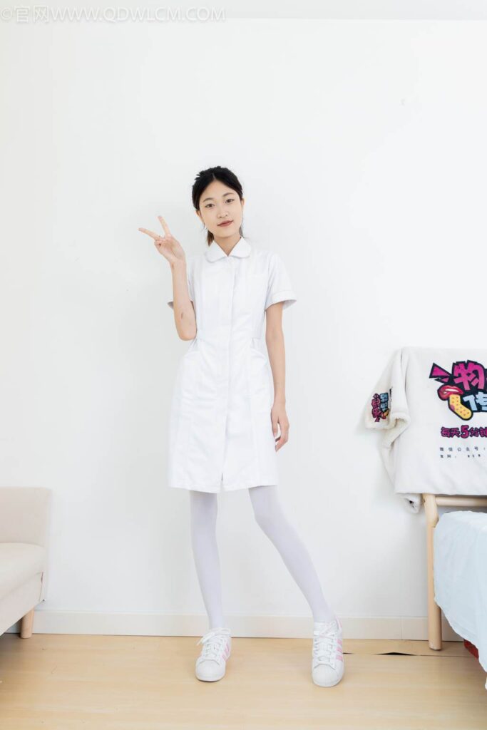 物恋传媒 NO.2450 小夏-板鞋、厚白丝[165P/1V/3.84GB]插图2