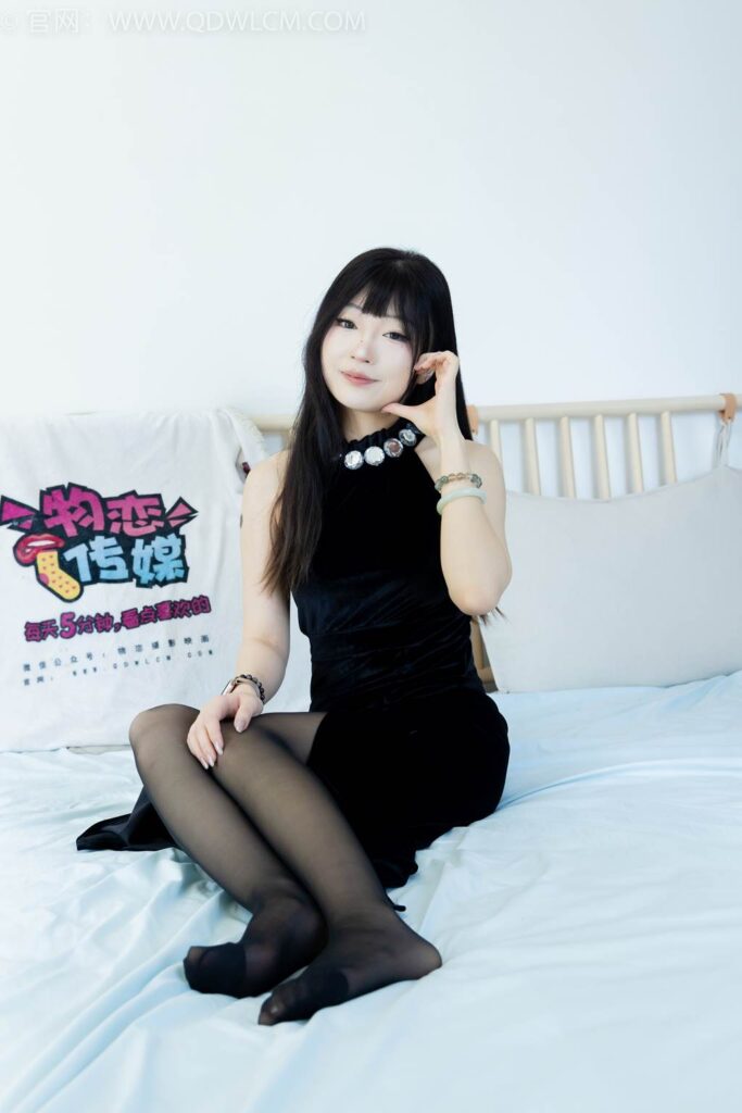 物恋传媒 NO.2453 嘟嘟-三双平底凉鞋、薄黑丝、裸足[267P/1V/5.07GB]插图1